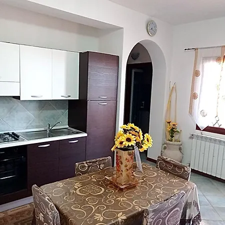 Rosa Apartamento Orosei